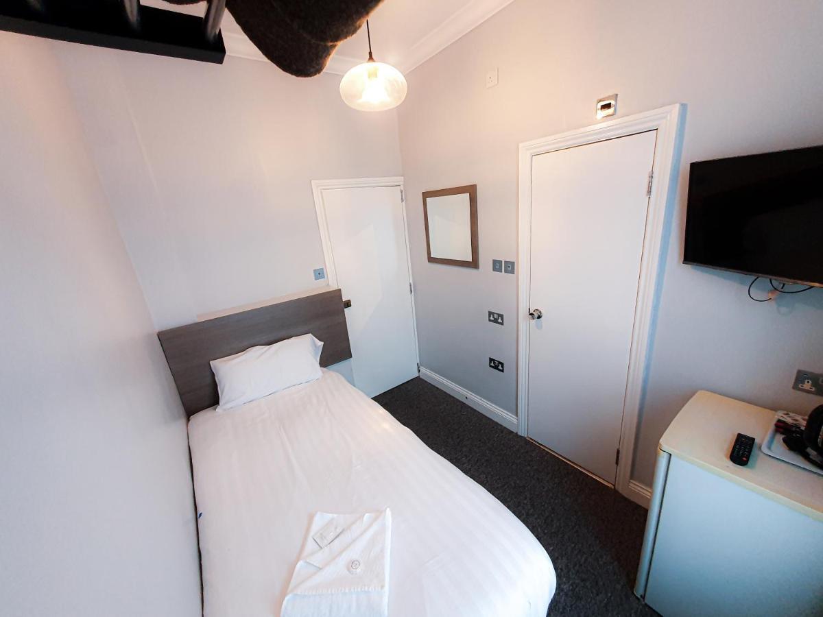 Plaza Hotel London Bagian luar foto