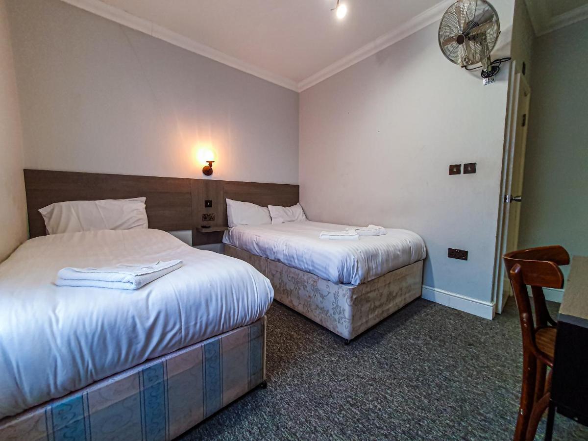 Plaza Hotel London Bagian luar foto