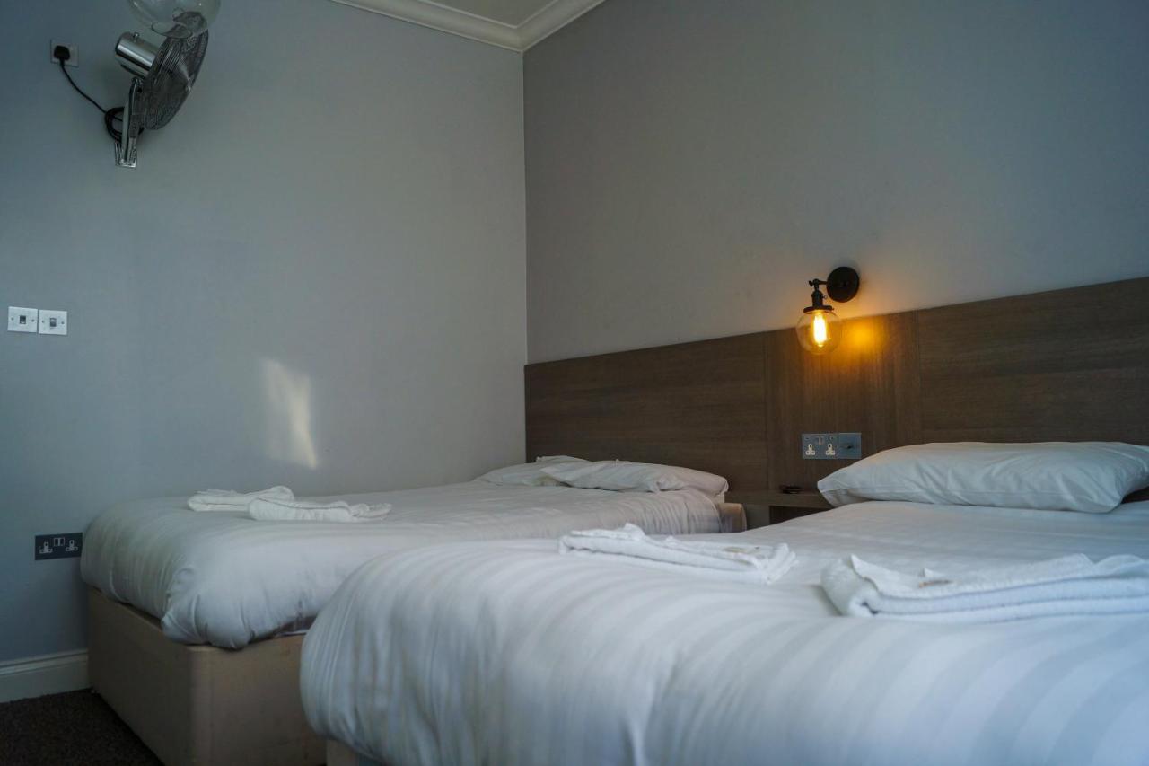 Plaza Hotel London Bagian luar foto